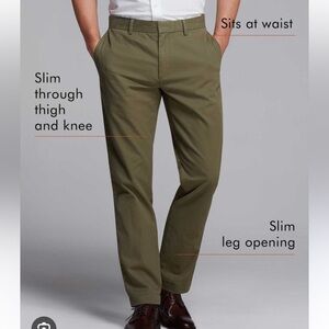 Men’s Banana Republic Aiden Chino - Size 35x32 - Color: Navy Blue